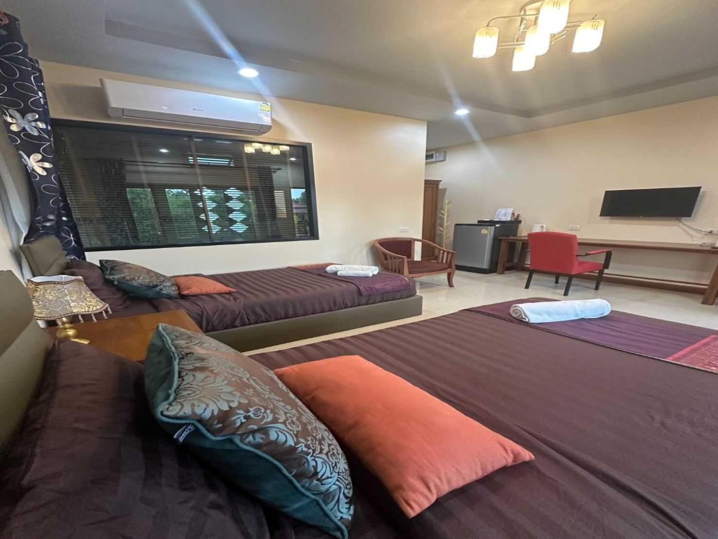 Capital O 75518 Baan Rose Resort Auluk Kültér fotó