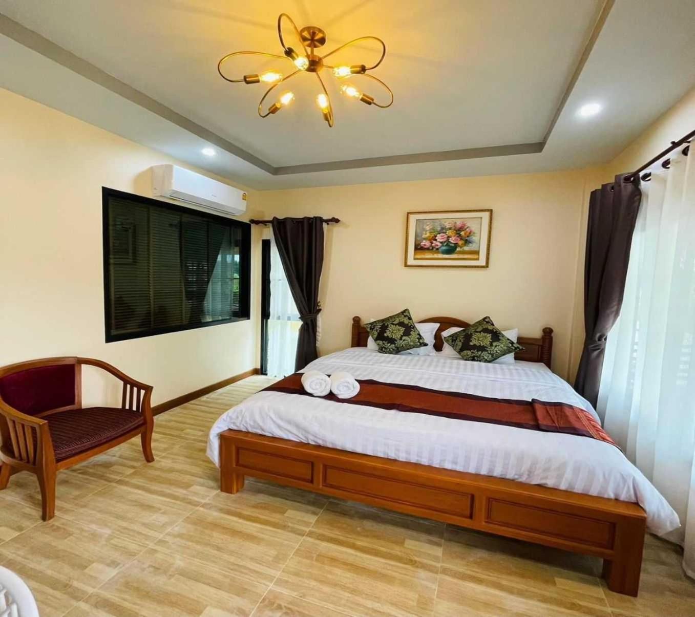 Capital O 75518 Baan Rose Resort Auluk Kültér fotó