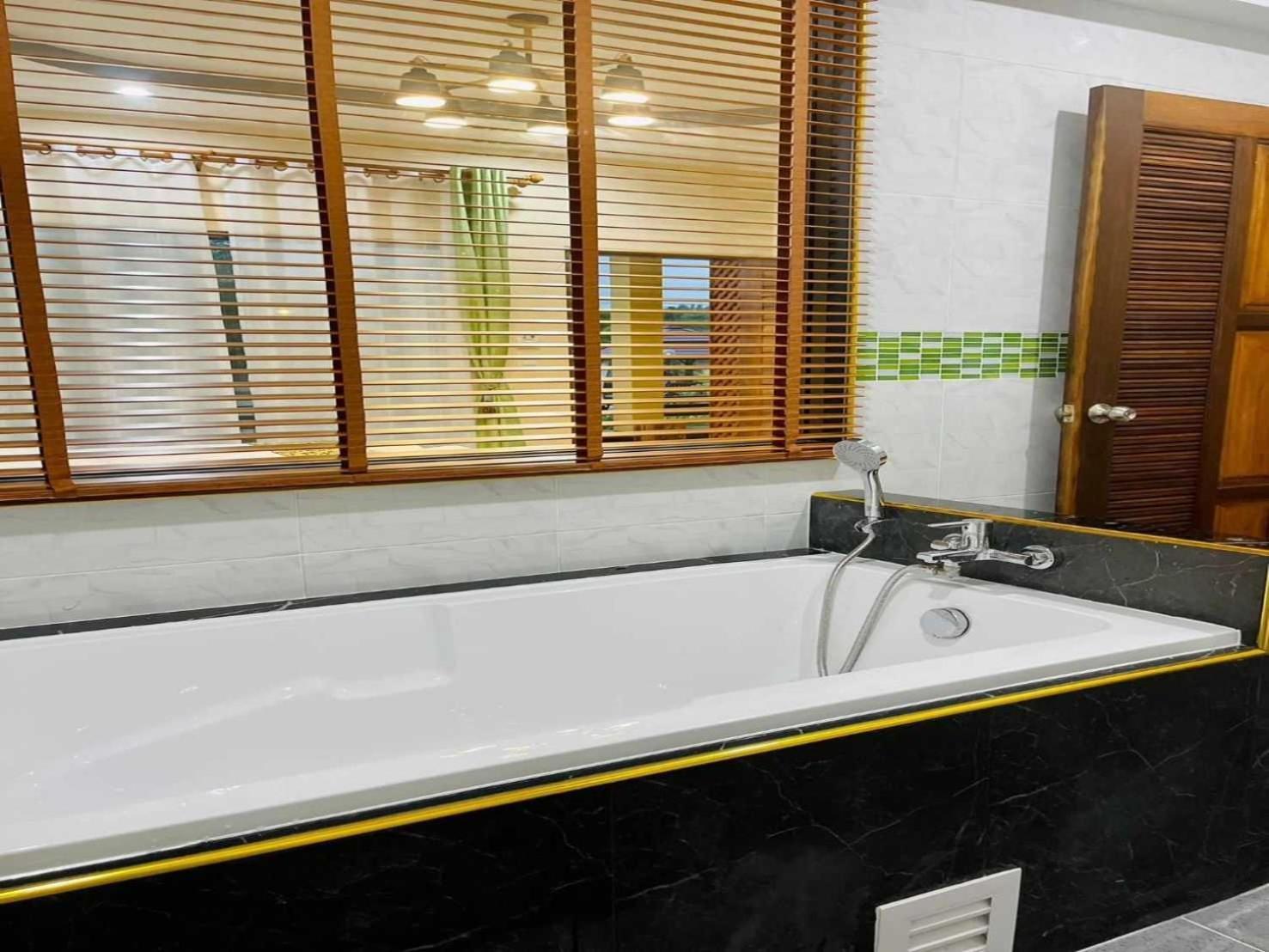 Capital O 75518 Baan Rose Resort Auluk Kültér fotó