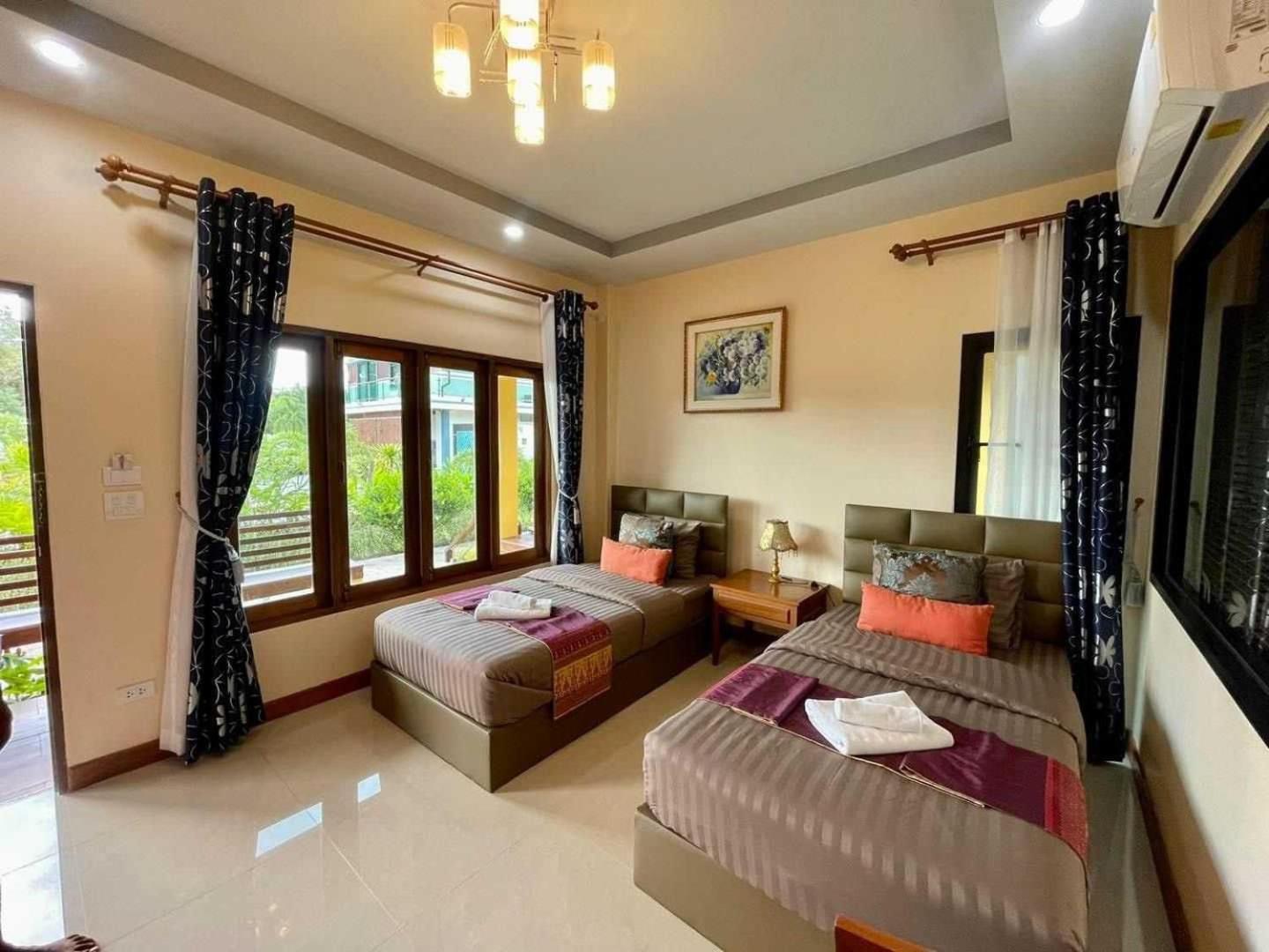 Capital O 75518 Baan Rose Resort Auluk Kültér fotó