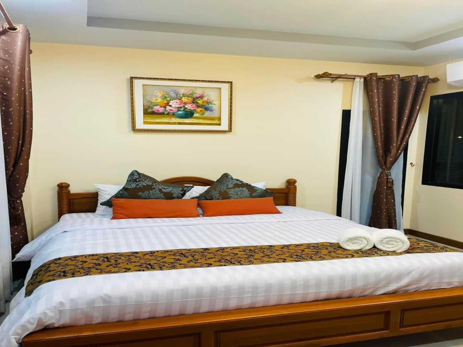 Capital O 75518 Baan Rose Resort Auluk Kültér fotó